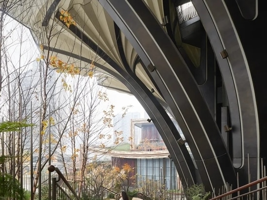 Besichtigen Sie mit dem Designer Thomas Heatherwick das bemerkenswerte neue Einkaufsviertel von Xi'an, in dem der Mensch im Mittelpunkt steht