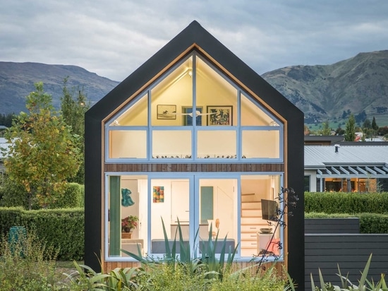 Ein Haus mit einem Schlafzimmer, das sich wie ein trautes Heim anfühlt