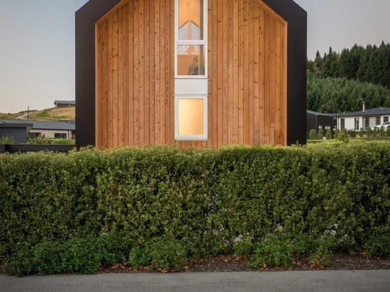 Ein Haus mit einem Schlafzimmer, das sich wie ein trautes Heim anfühlt