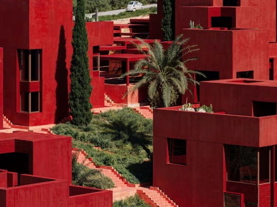 Es gibt eine "neue" Muralla Roja, und sie ist in Albanien