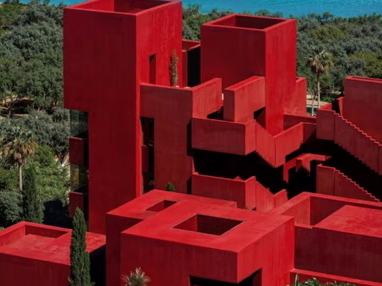 Es gibt eine "neue" Muralla Roja, und sie ist in Albanien