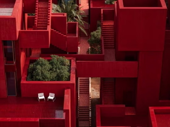 Es gibt eine "neue" Muralla Roja, und sie ist in Albanien