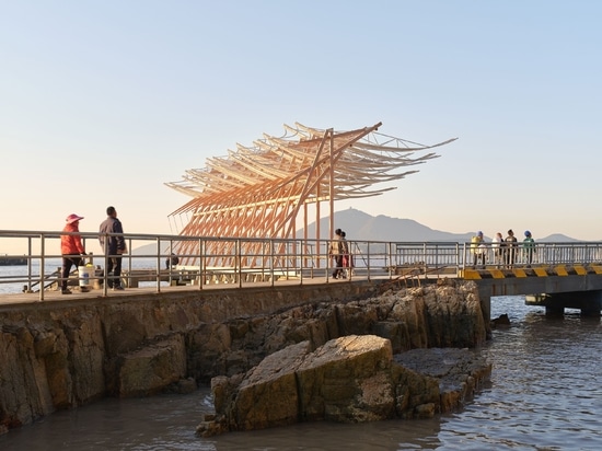 Ein kinetischer Pavillon am Meer bringt Leben auf eine chinesische Insel zurück