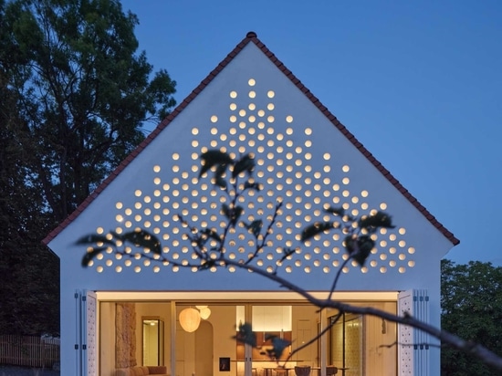 Ein Haus, inspiriert von der Idee einer Kapelle