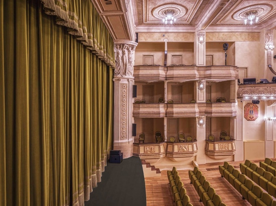 THEATER - Bari, Italien