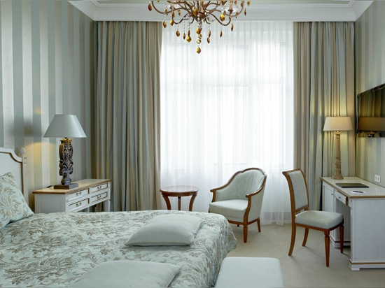 Maßgeschneiderte Gastfreundschaft: handwerkliche Eleganz für anspruchsvolle Hotels