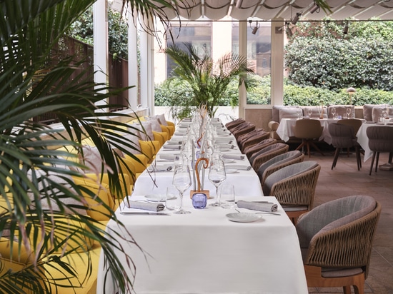 Kedry Prime von KE schafft einen neuen schattigen Gemeinschaftsraum für das Hyatt Centric Murano Venice in Murano