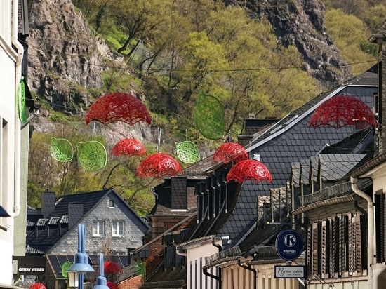 Sommerstädte in Blüte und Licht: Eine neue Ära der städtischen Illuminationen