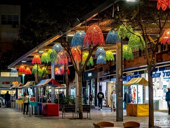 Sommerstädte in Blüte und Licht: Eine neue Ära der städtischen Illuminationen