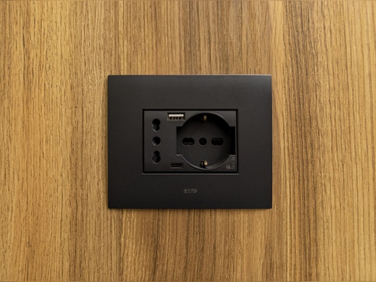 AVE-Lösungen für eine intelligente und stilvolle Gastfreundschaft im Mood Hotel in Pescara