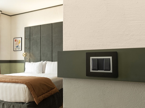 Das Nemi Hotel in Mailand verfügt über ein stilvolles elektrisches System mit AVE-Lösungen