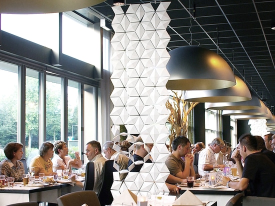 Stilvoller Raumteiler für Restaurants