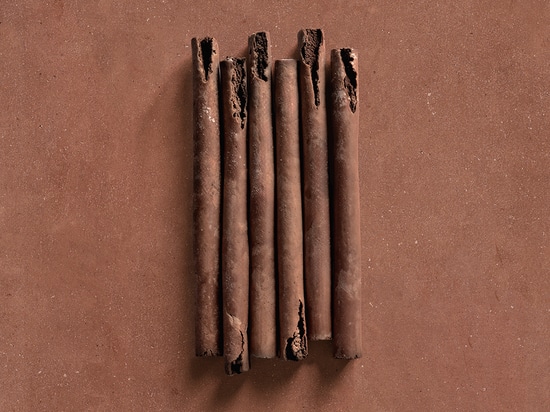 Die Ausdruckstärke der Farbe Rot bei den Keramikplatten von Casalgrande Padana