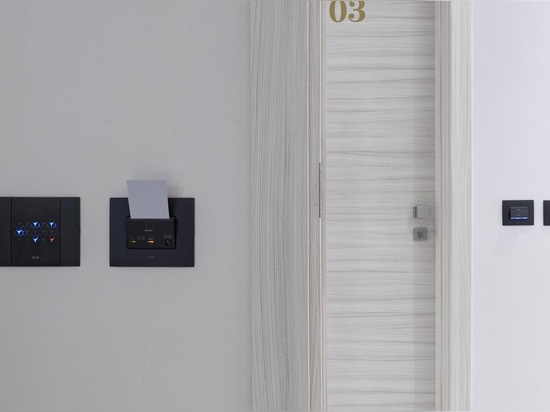AVE-Technologie und Design für ein intelligentes Gastfreundschaftserlebnis in einem italienischen Hotel