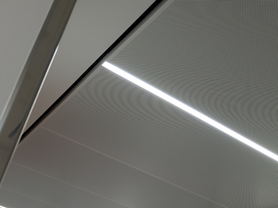 Metalldecke für schmale Räume