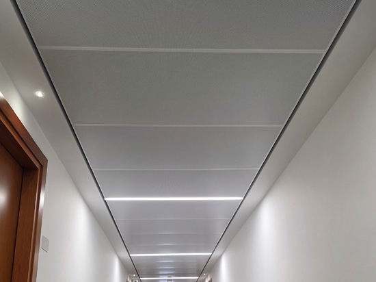 Metalldecken für Flure
