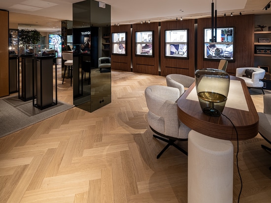Dennebos Flooring prime grade Fischgrätboden in der Farbe M.716