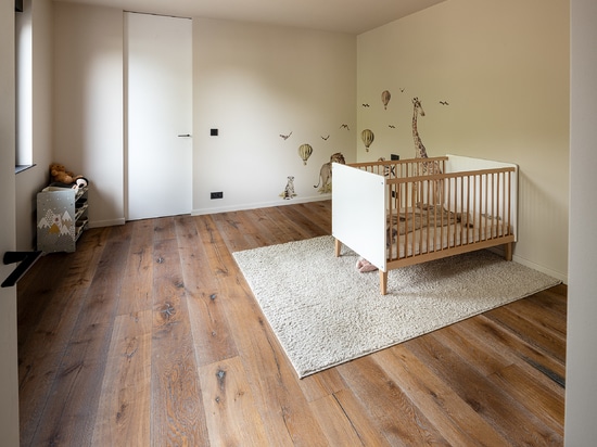 Dennebos Flooring Eichenparkett in der Farbe R.08