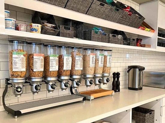Bringen Sie Ihr Frühstücksbuffet mit IDM-Spendern in Schwung