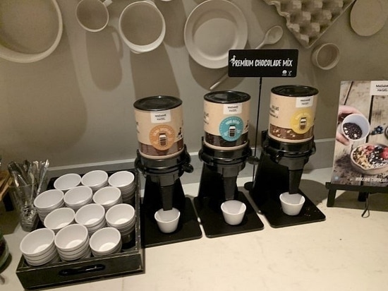 Bringen Sie Ihr Frühstücksbuffet mit IDM-Spendern in Schwung