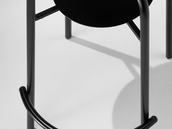 ICON/academia Hocker wurde für den Compasso d'Oro ADI nominiert