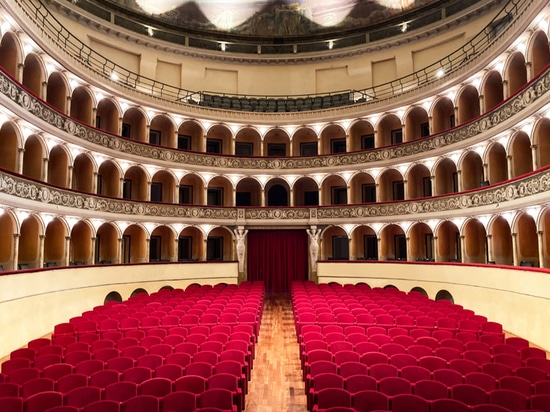 THEATERN - Padua, Italien