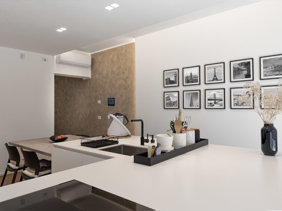 AVE-Technologie wertet eine italienische Villa durch Hausautomation und Touch-Schalter auf