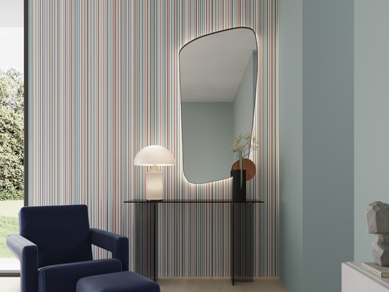 Verkleidungen mit abstrakten Motiven aus Feinsteinzeug: ein moderner Dekortrend