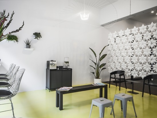 Maßgefertigte Raumteiler von Bloomming für Workoutclub Rotterdam