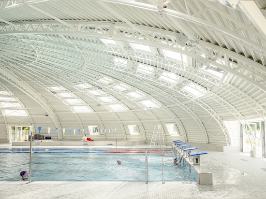 Die Renovierung des Schwimmbads Tournesol Aldebert Bellier: ein ikonisches Symbol aus dem Frankreich der 1970er Jahre