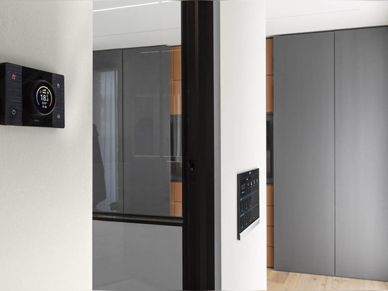 AVE: Hausautomation und Touch Controls für eine moderne Villa in Franciacorta