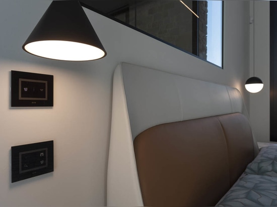 AVE: Hausautomation und Touch Controls für eine moderne Villa in Franciacorta