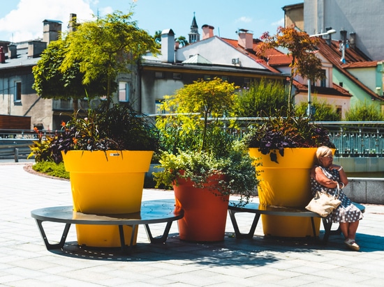 Stadtmobiliar: funktionelle Lösungen für den öffentlichen Raum