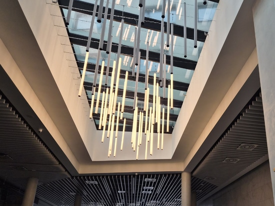 Atena Baffle-Decke