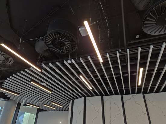 Atena Baffle Serie für Clarion Congress Hotel Brno