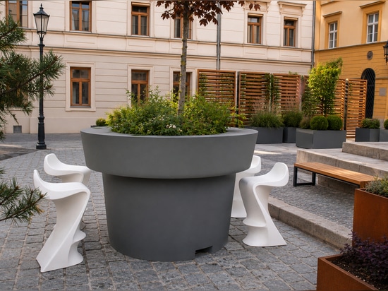 Große städtische Pflanzgefäße: flexible Lösungen für den öffentlichen Raum