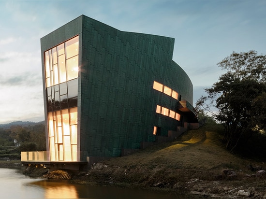 Kupfer-bedecktes Haus durch Sanaksenaho Architects begleitet Holls Sifang Kunst-Museum