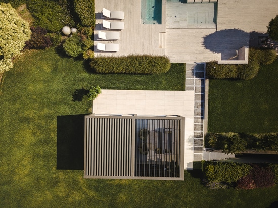 Connect: eine Oase der Muße, die sich in die Landschaft spiegelt