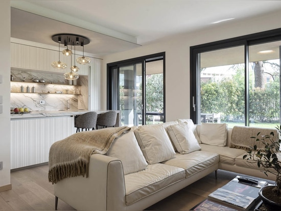 Hausautomation und AVE-Kippschalter in einer Wohnung in Brescia: Wo Stil auf Technologie trifft