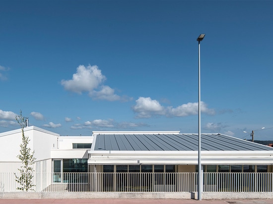 Brandverhalten von Europerfil PIR B-s1,d0-Sandwichplatten: Energieeffizienz und Brandschutz