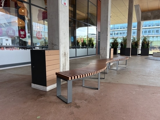 Stadtmobiliar gestaltet Außenbereiche von Bildungseinrichtungen neu