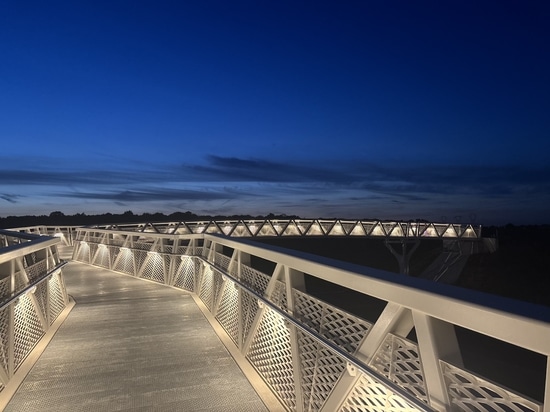 ACTiLED Lighting verleiht Brücken und Fußgängerbrücken mit seinem neuen Lookbook einen neuen Glanz