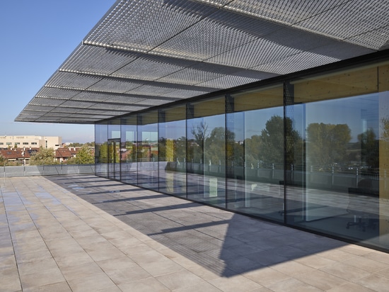Roberto Rocca Innovation Building: Ein inspirierendes Beispiel nachhaltiger Architektur, das das Wohlbefinden fördert und durch umweltfreundliche Bauweise positive Auswirkungen auf Nutzer und Umgeb...