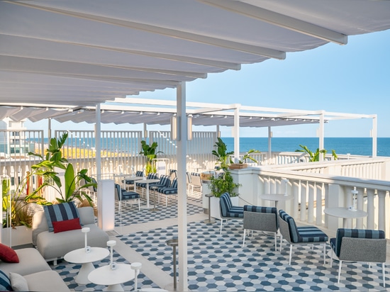 Eleganz mit Meerblick: die Dachterrasse „1923 Casa Bianca“ von KE