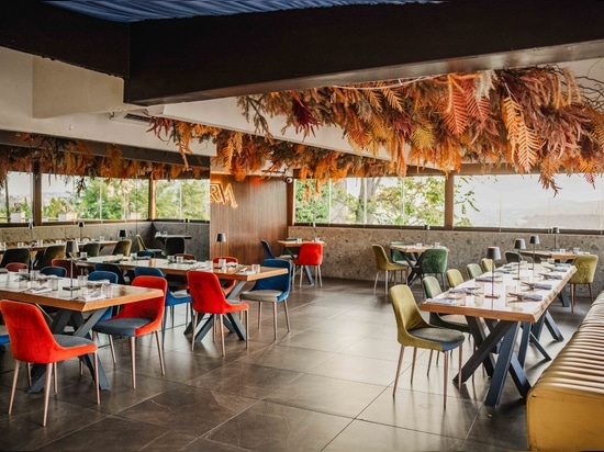 RIFLESSI MODERNISIERT DIE „RISERVA“-DACHTERRASSE UND PRÄSENTIERT DIE NEUE „MARTINI SKY LOUNGE“