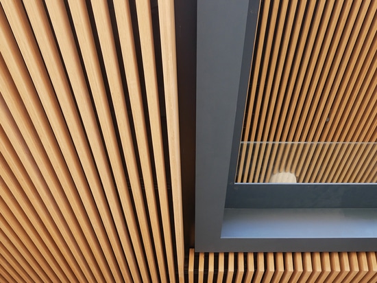 GUBI OUTDOOR SLATS: Unsere Bambuslamellendecke für den Außenbereich