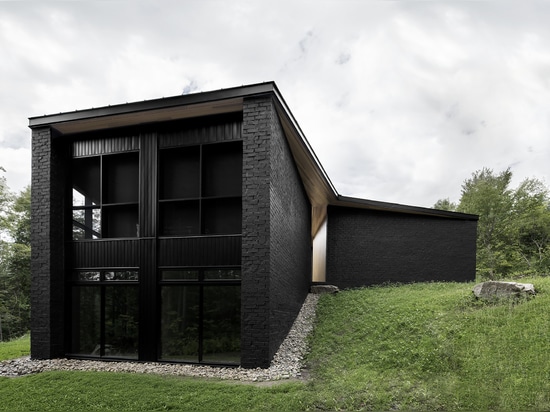 SCHIRM-HAUS DURCH ALAIN CARLE ARCHITECTE