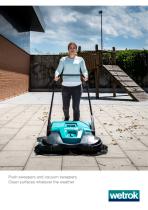 Push sweepers and vacuum sweepers Clean surfaces whatever the weather